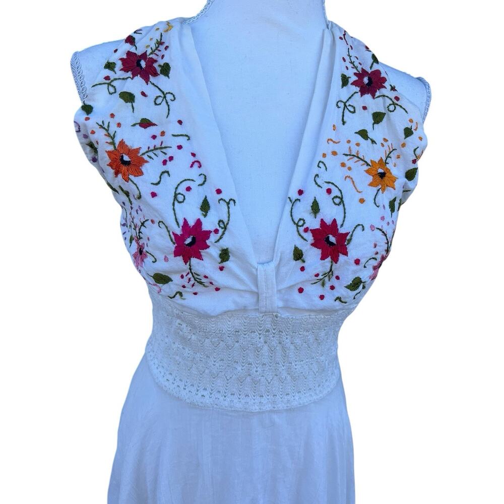 White Mexican Style Floral Embroidered Halter Dress Handkerchief Hem Size M - Picture 4 of 6